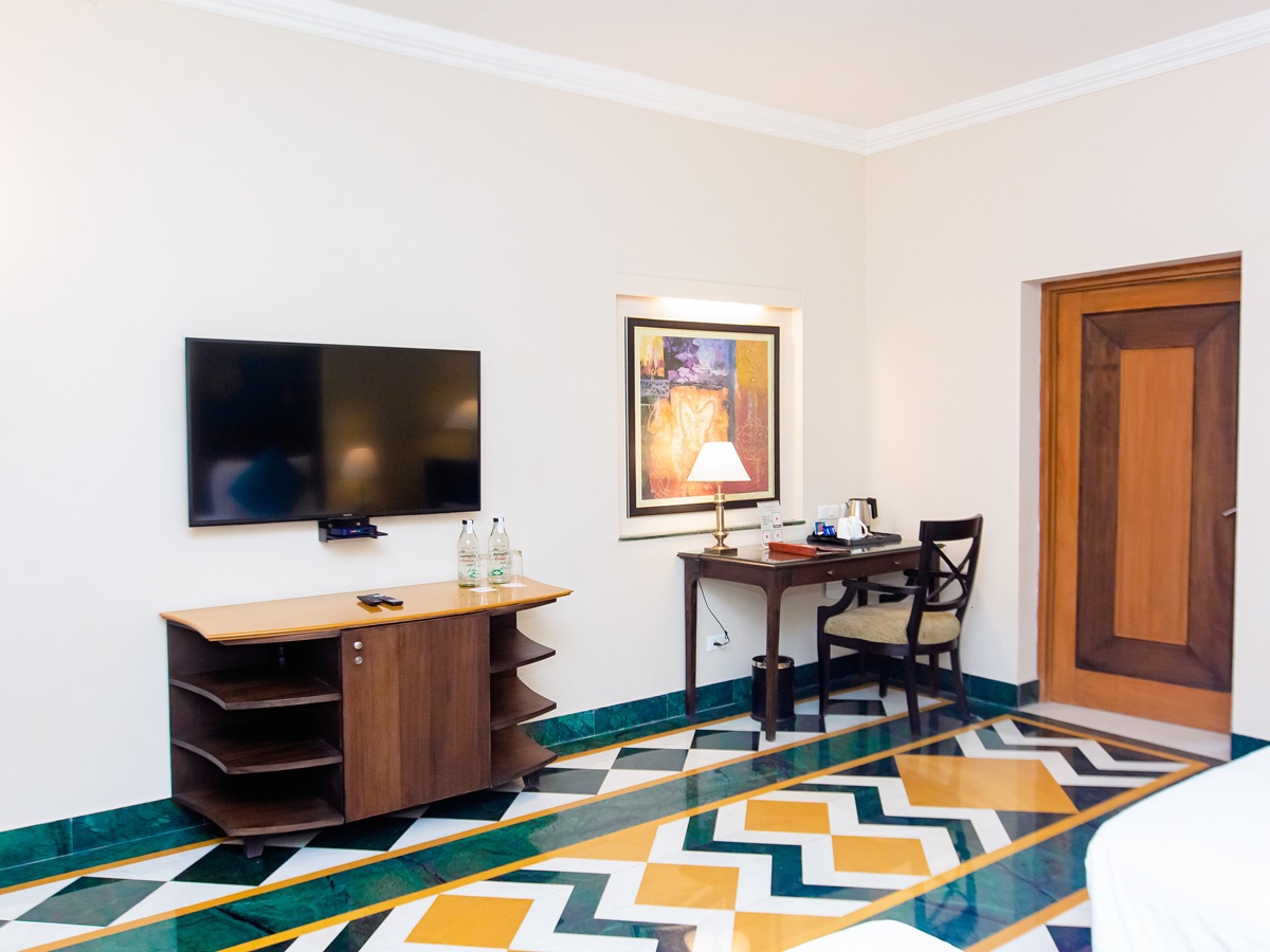 Deluxe-Room-1-Ramada-Udaipur